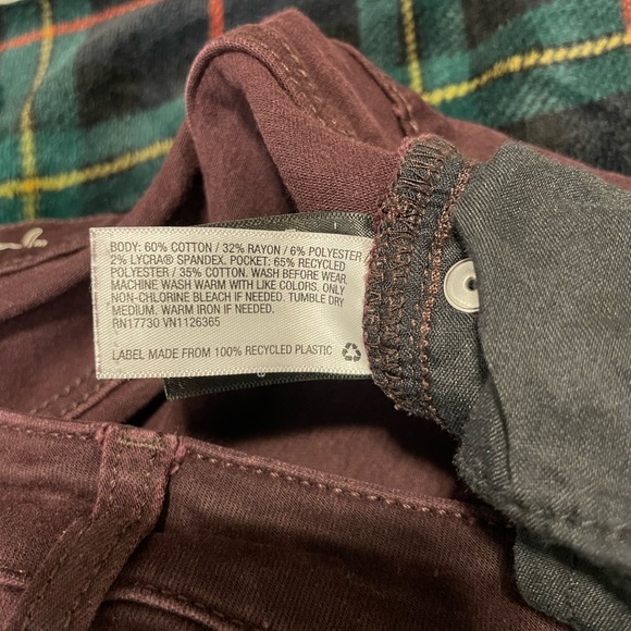 Universal Thread Target Brand Jeans (1/2) - Picture 4 of 6